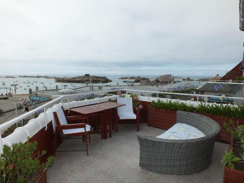 Hotel - Restaurant - Salon De The Le Beausejour Trégastel Εξωτερικό φωτογραφία